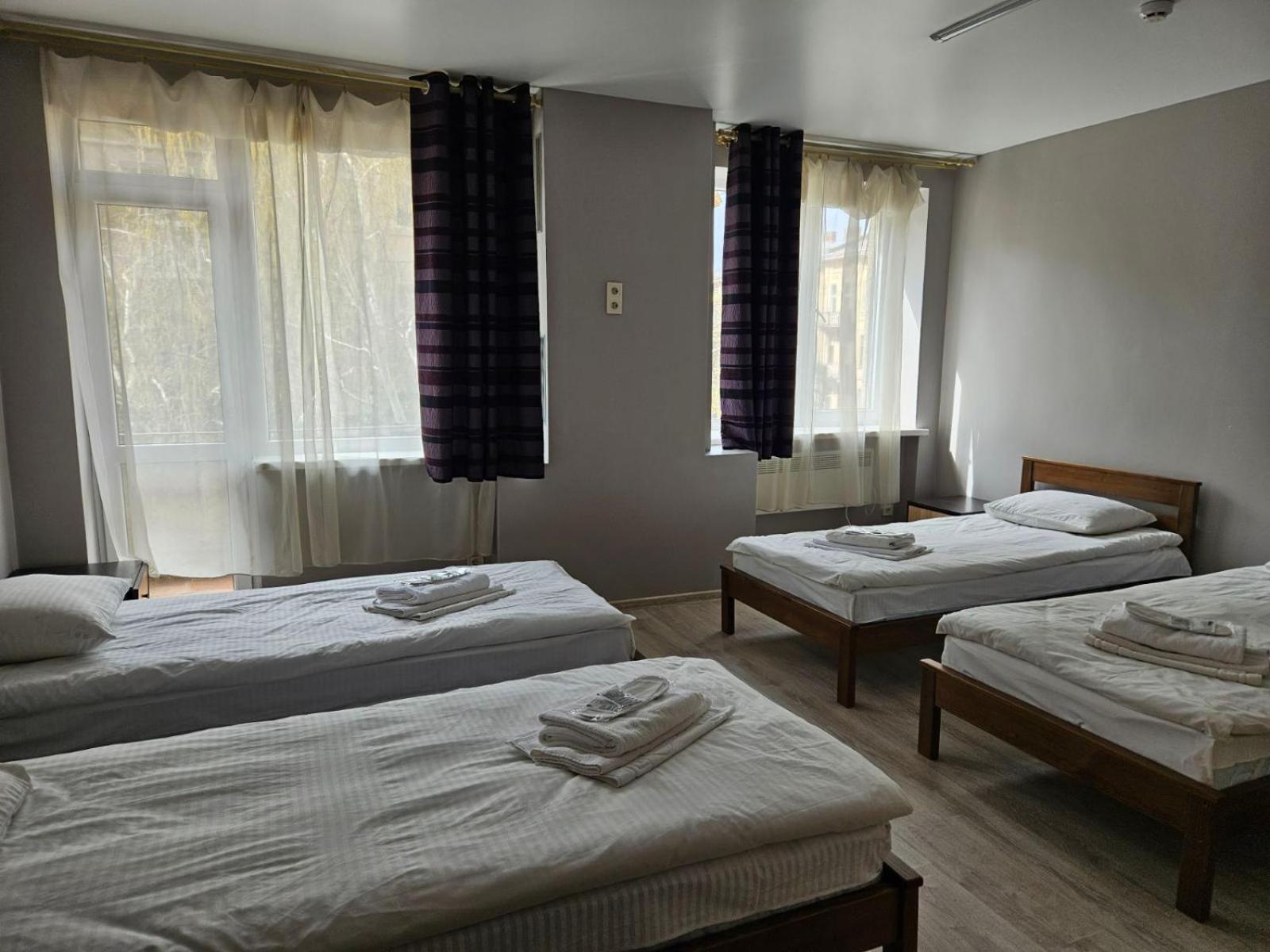 Hotel Lion Hill Leopoli Esterno foto